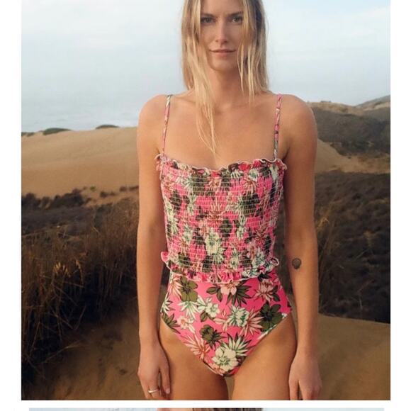 LOST + WANDER Swimsuit Size Extra Small One Piece Smocked Pink Tropical NWT - Picture 1 of 13